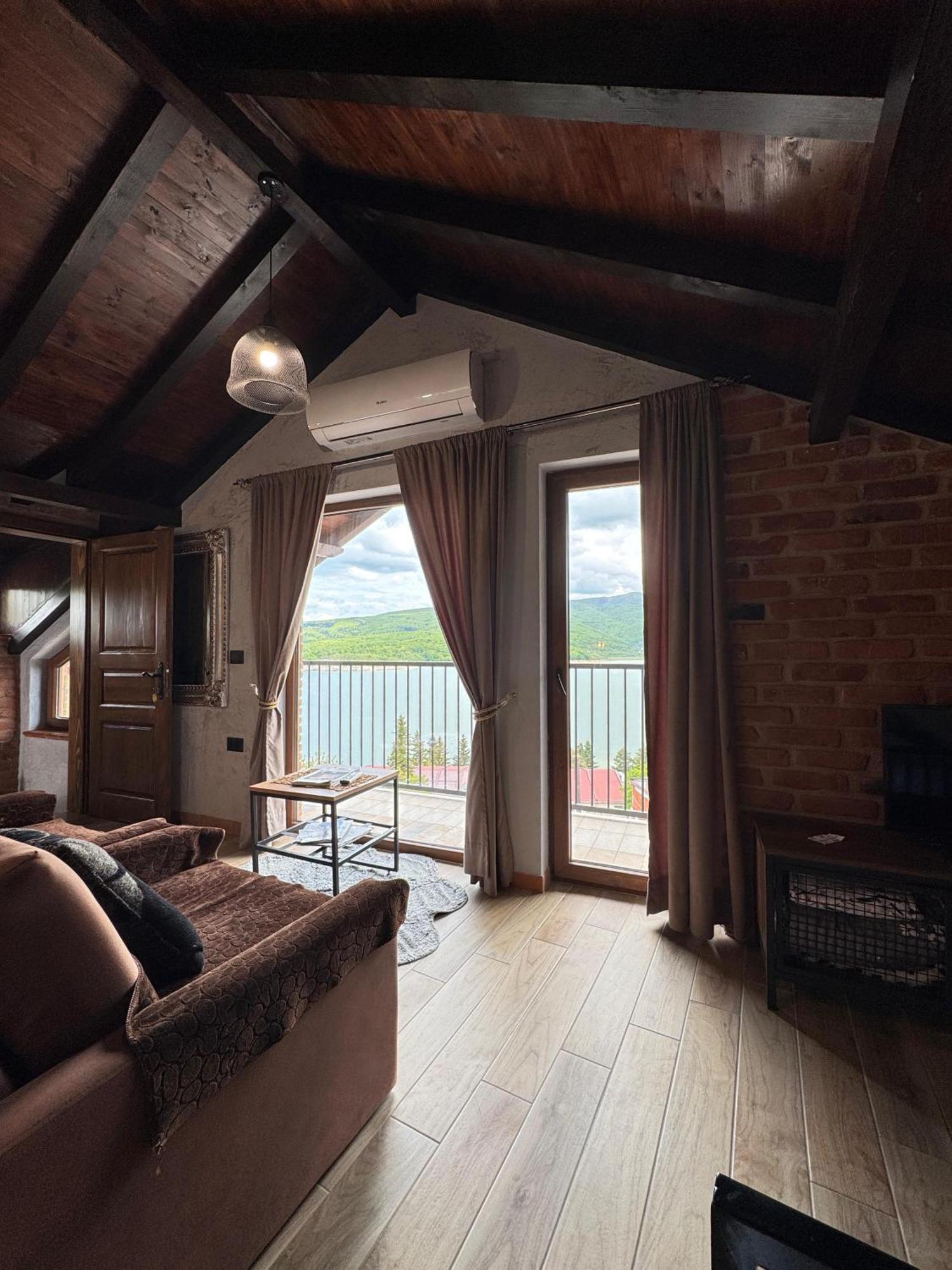 Mavrovi Anovi Villa Nur - Lake View Apartaments מראה חיצוני תמונה
