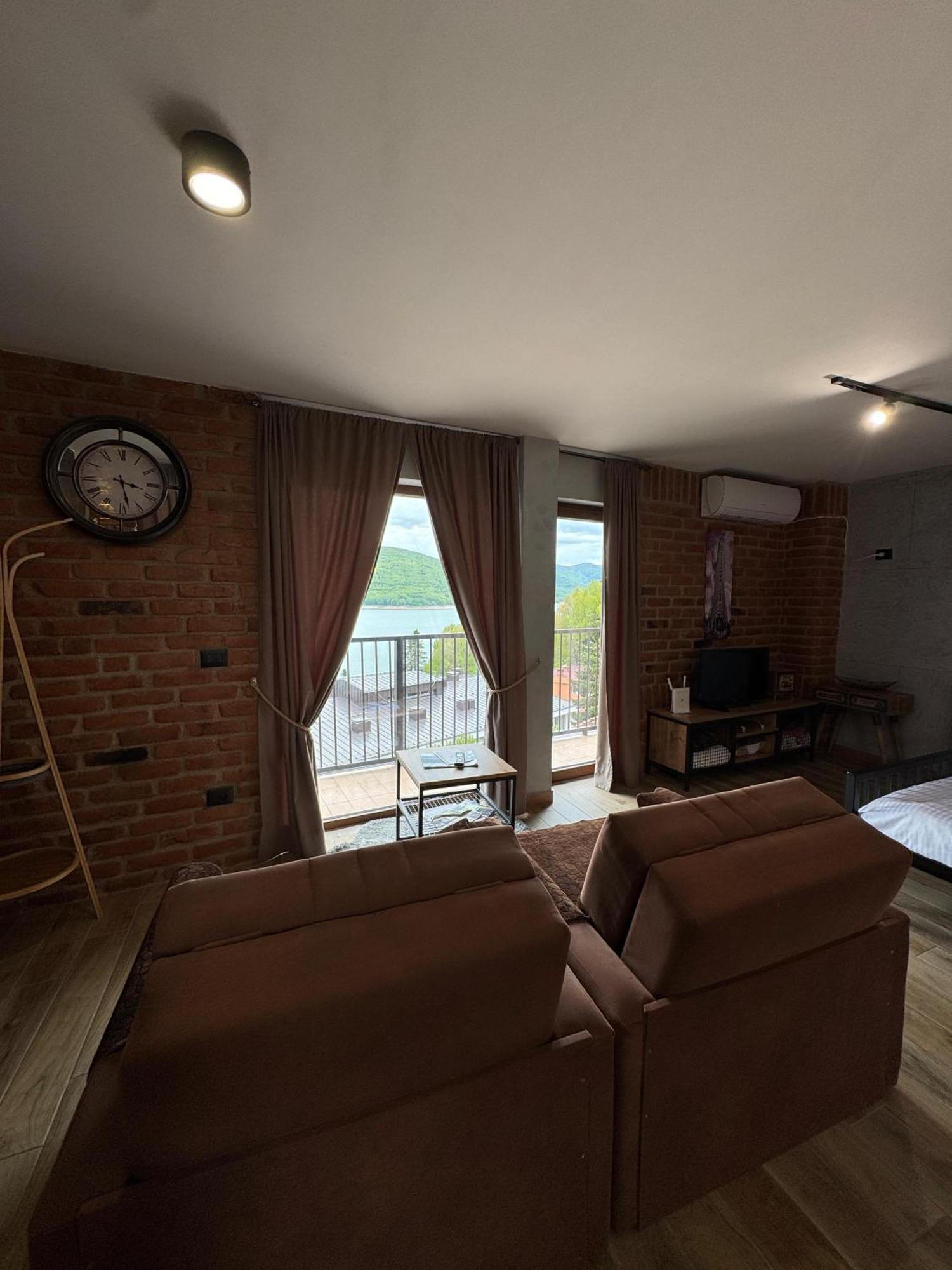 Mavrovi Anovi Villa Nur - Lake View Apartaments מראה חיצוני תמונה