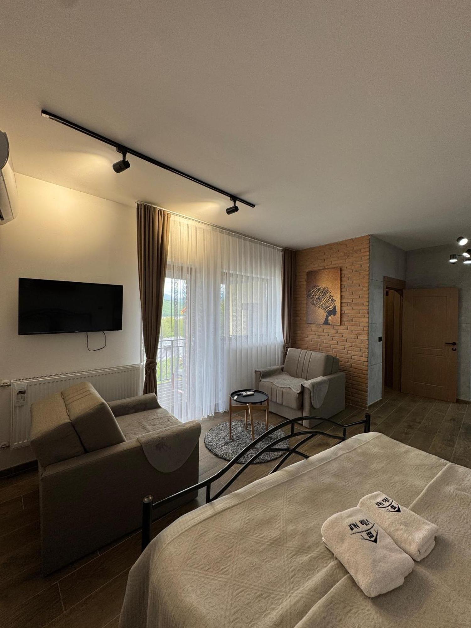 Mavrovi Anovi Villa Nur - Lake View Apartaments מראה חיצוני תמונה