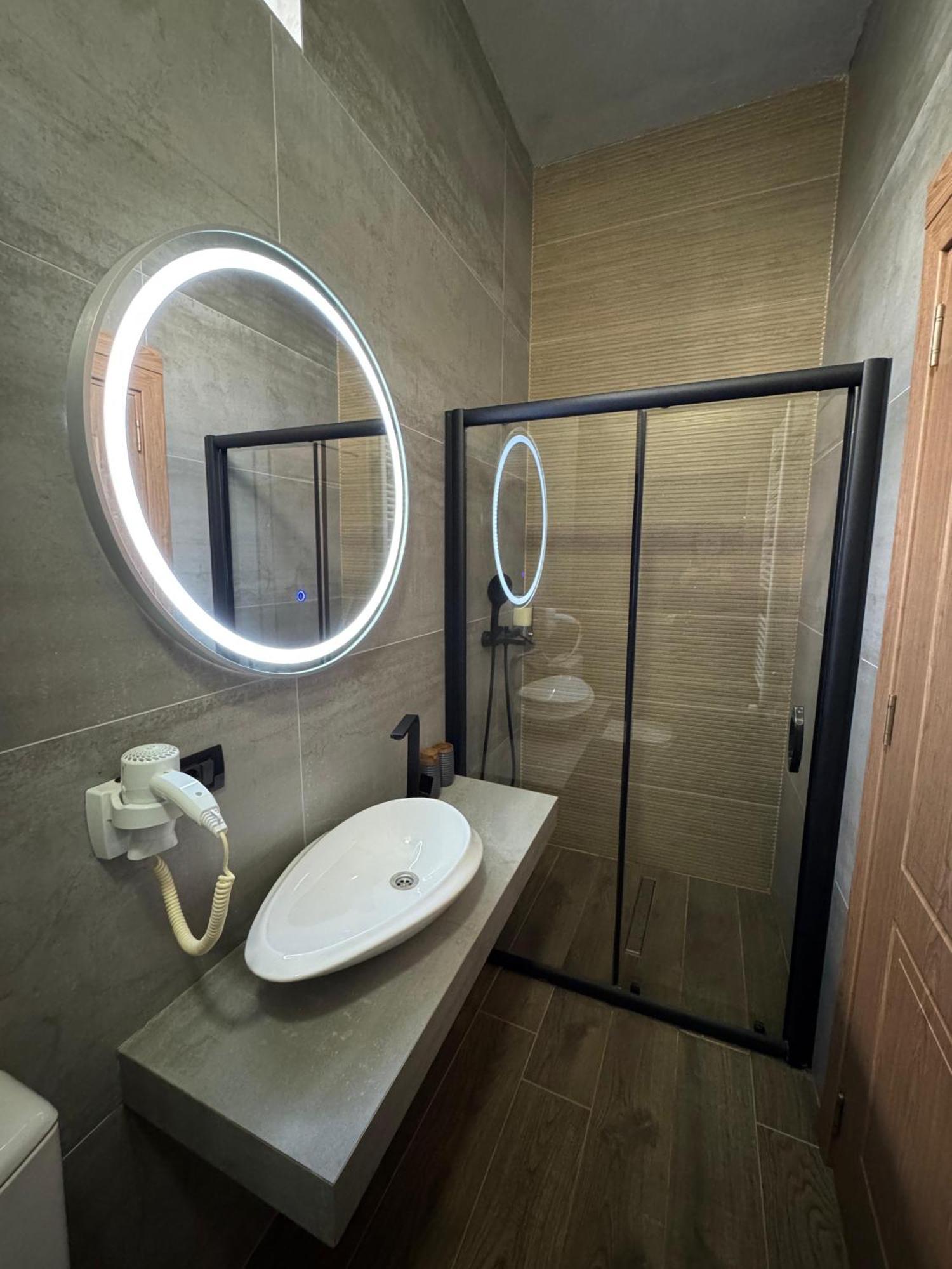 Mavrovi Anovi Villa Nur - Lake View Apartaments מראה חיצוני תמונה