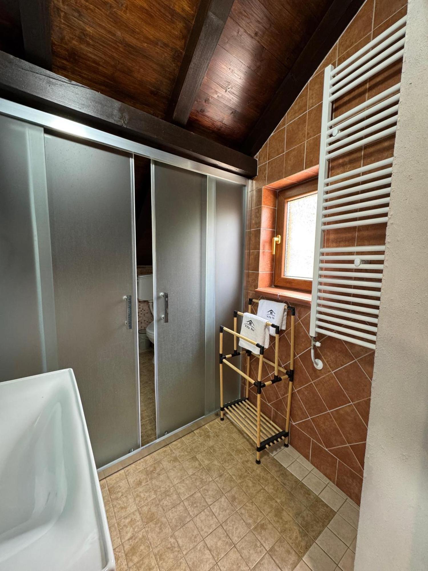 Mavrovi Anovi Villa Nur - Lake View Apartaments מראה חיצוני תמונה